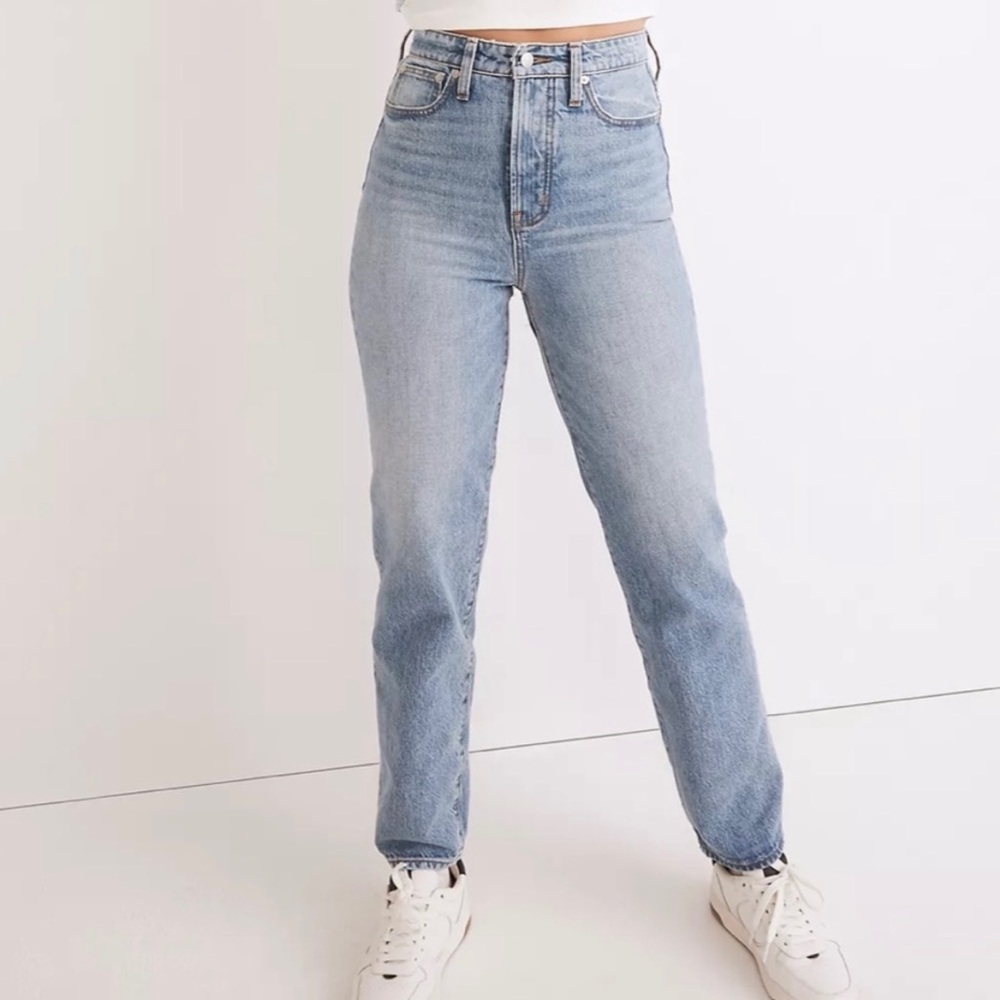 Madewell Curvy Perfect Vintage Jeans in Lightwash Blue